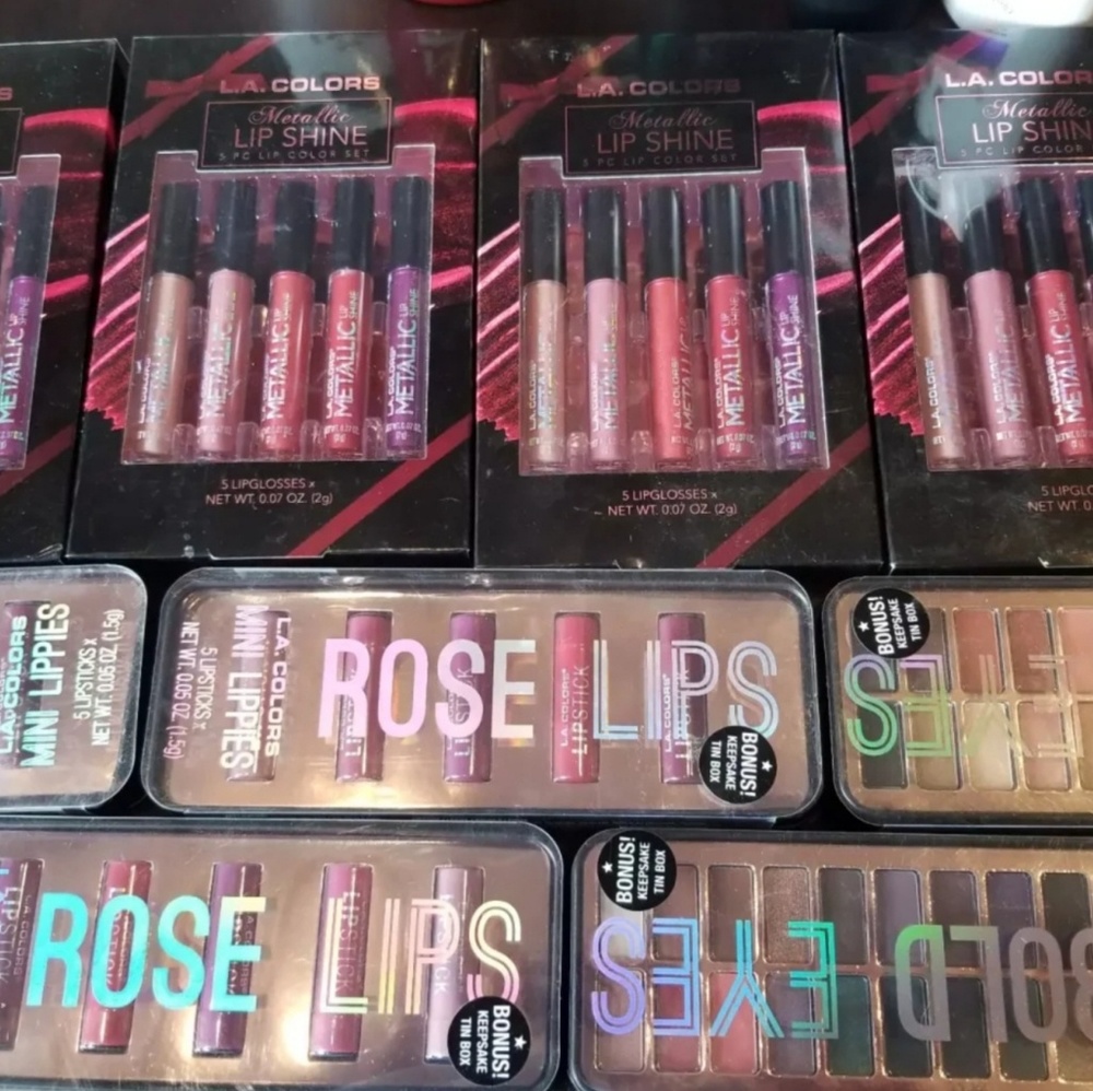 L.A. COLORS makeup